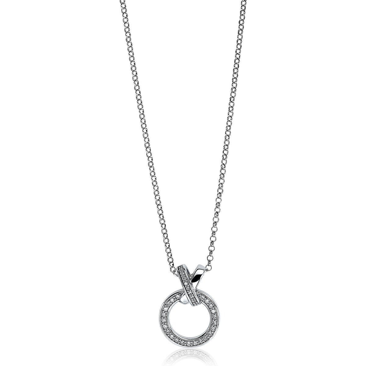 Collier en argent avec un pendentif circulaire orné de zirconiums.
