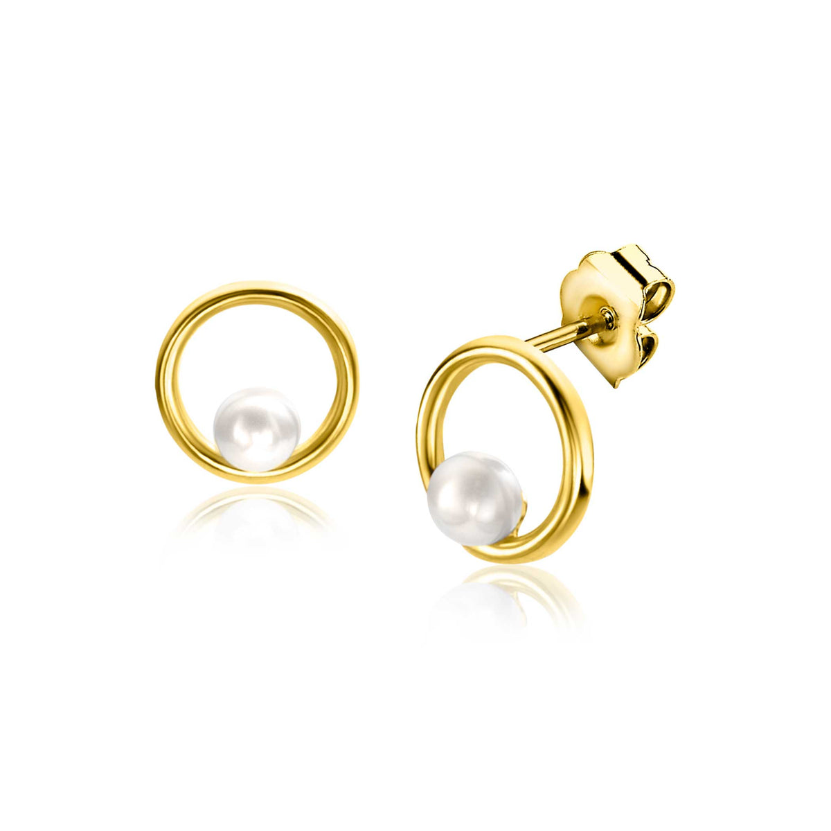 Boucles d'oreilles en or avec une perle blanche au centre et un design circulaire.