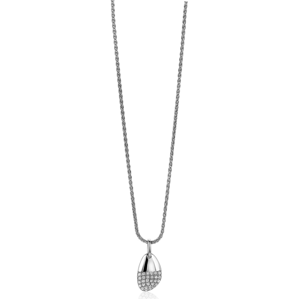 Pendentif en argent avec chaîne fine, en forme de goutte ornée de motifs en relief.