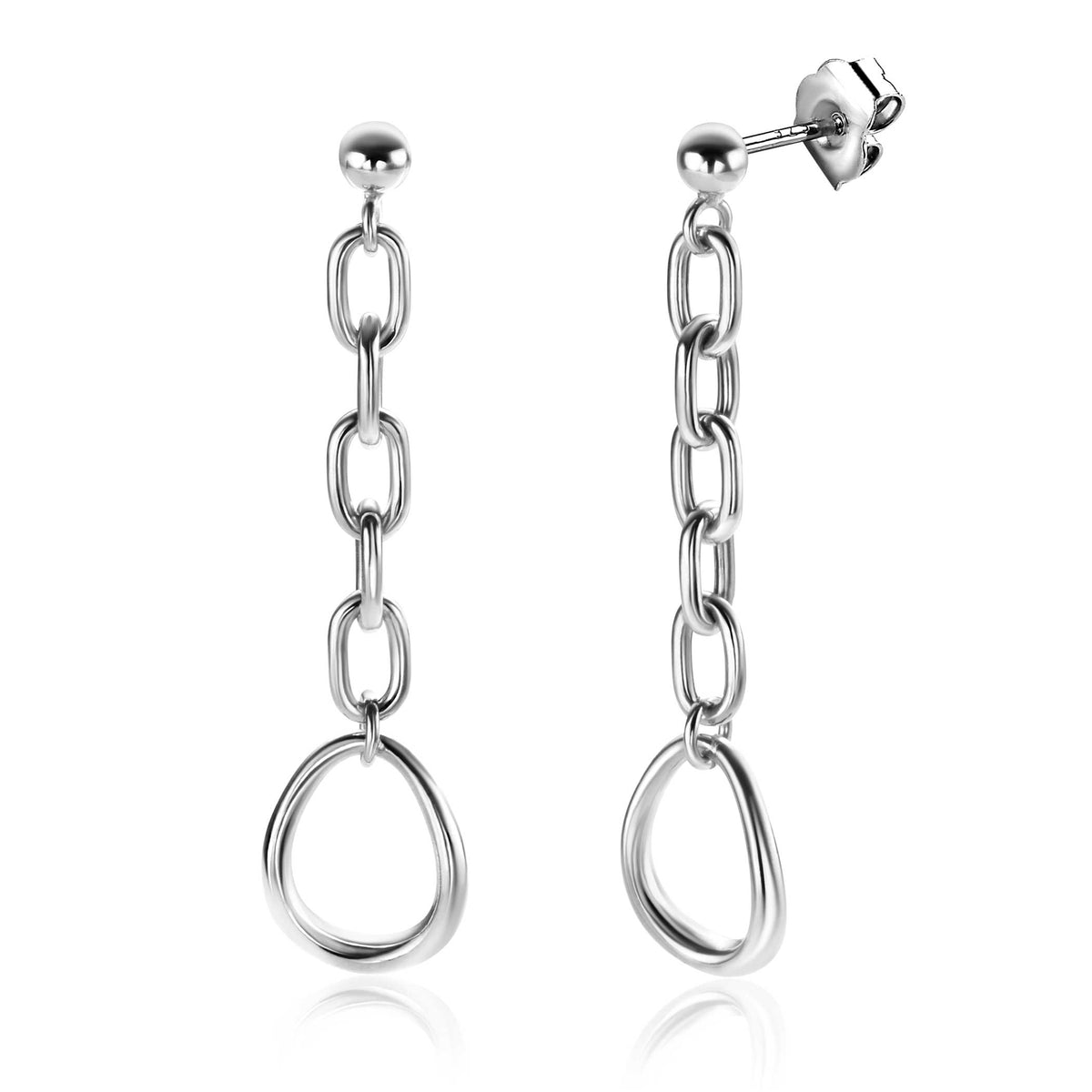 Boucles d'oreilles en argent avec des chaînes et des anneaux en forme ovale.