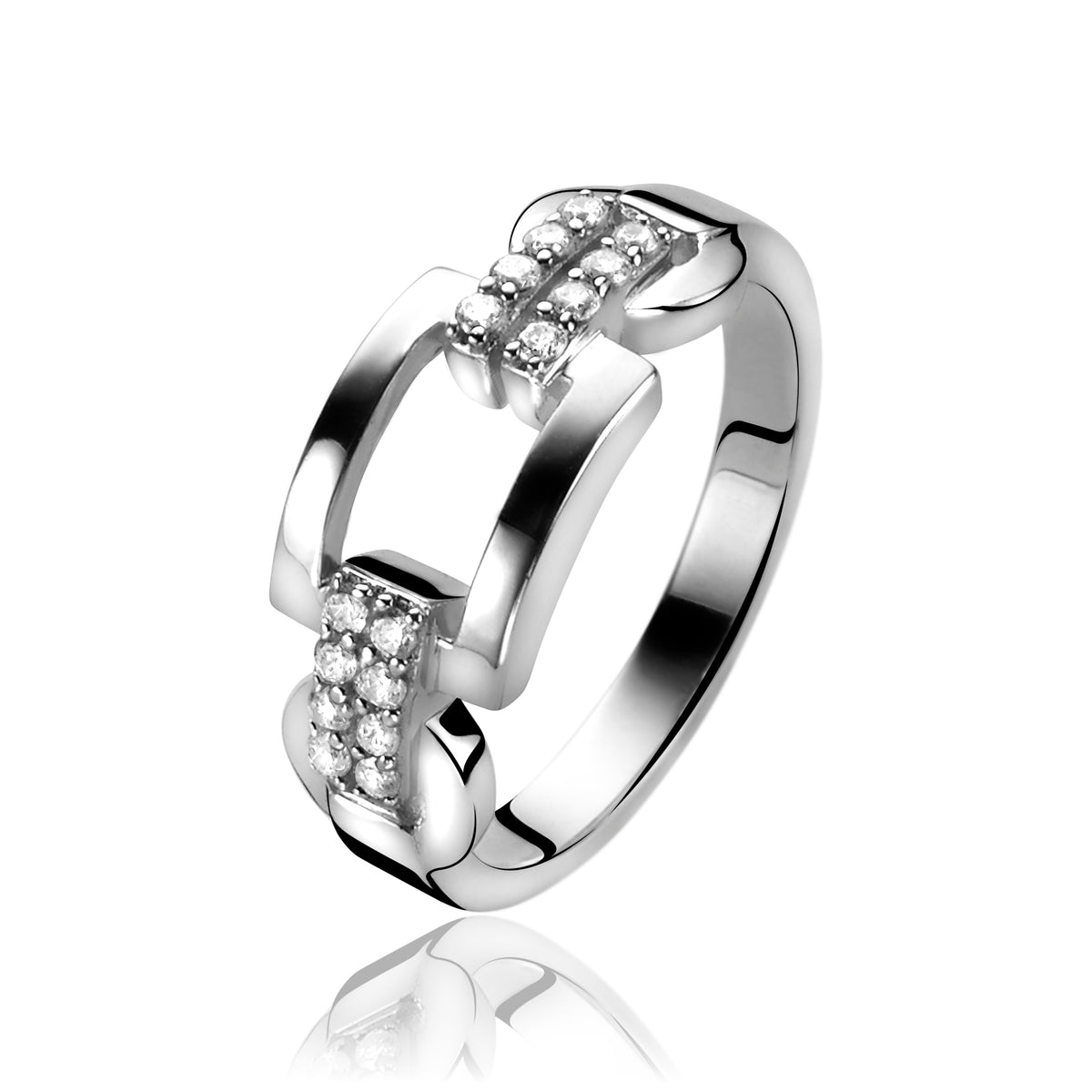 Bague en argent avec des détails en strass et une forme moderne.