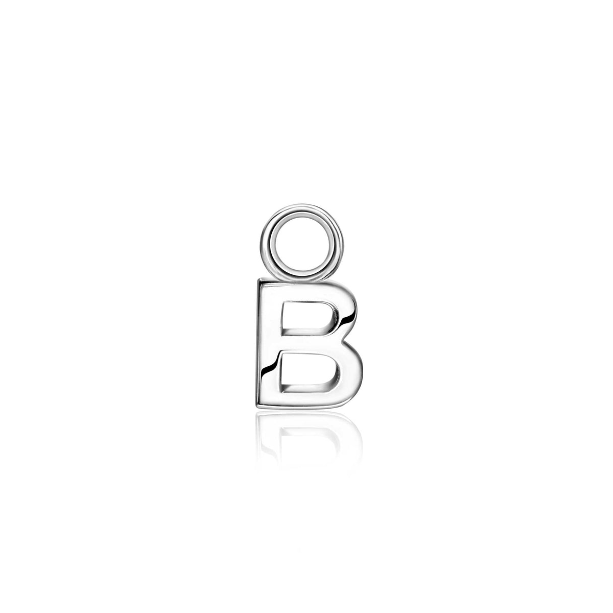 Boucle d'oreille en argent avec un pendentif en forme de lettre B.