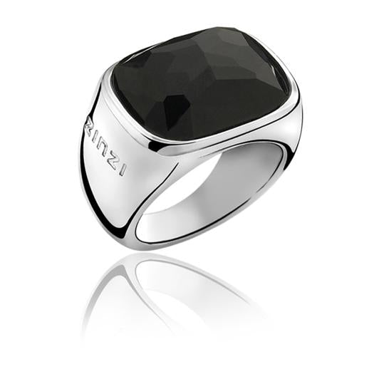 Bague en argent avec un grand cabochon noir facetté.