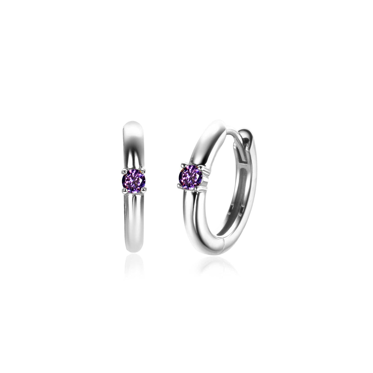 Boucles d'oreilles en argent avec un zirconium violet, forme ronde et finition brillante.
