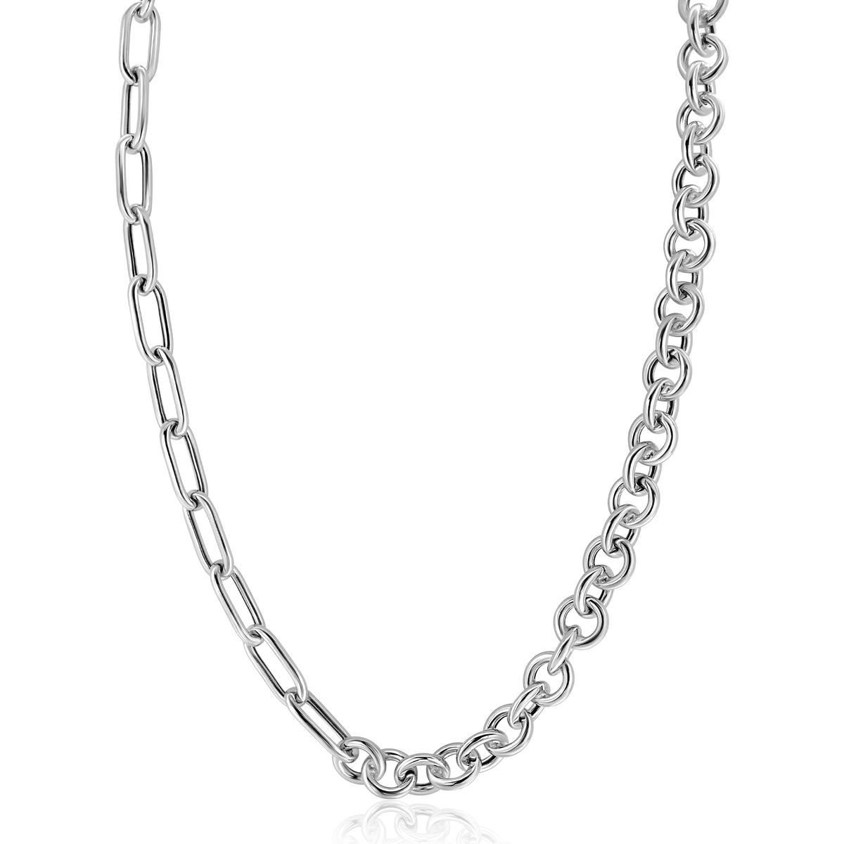 Chaîne en argent avec maillons ovales et ronds.