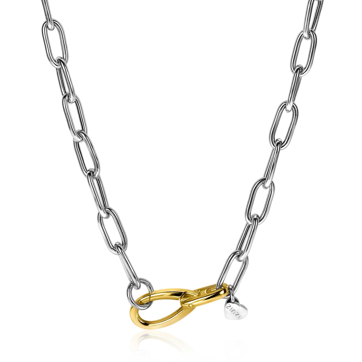 Collier en argent avec maillons allongés et fermoir en or jaune.