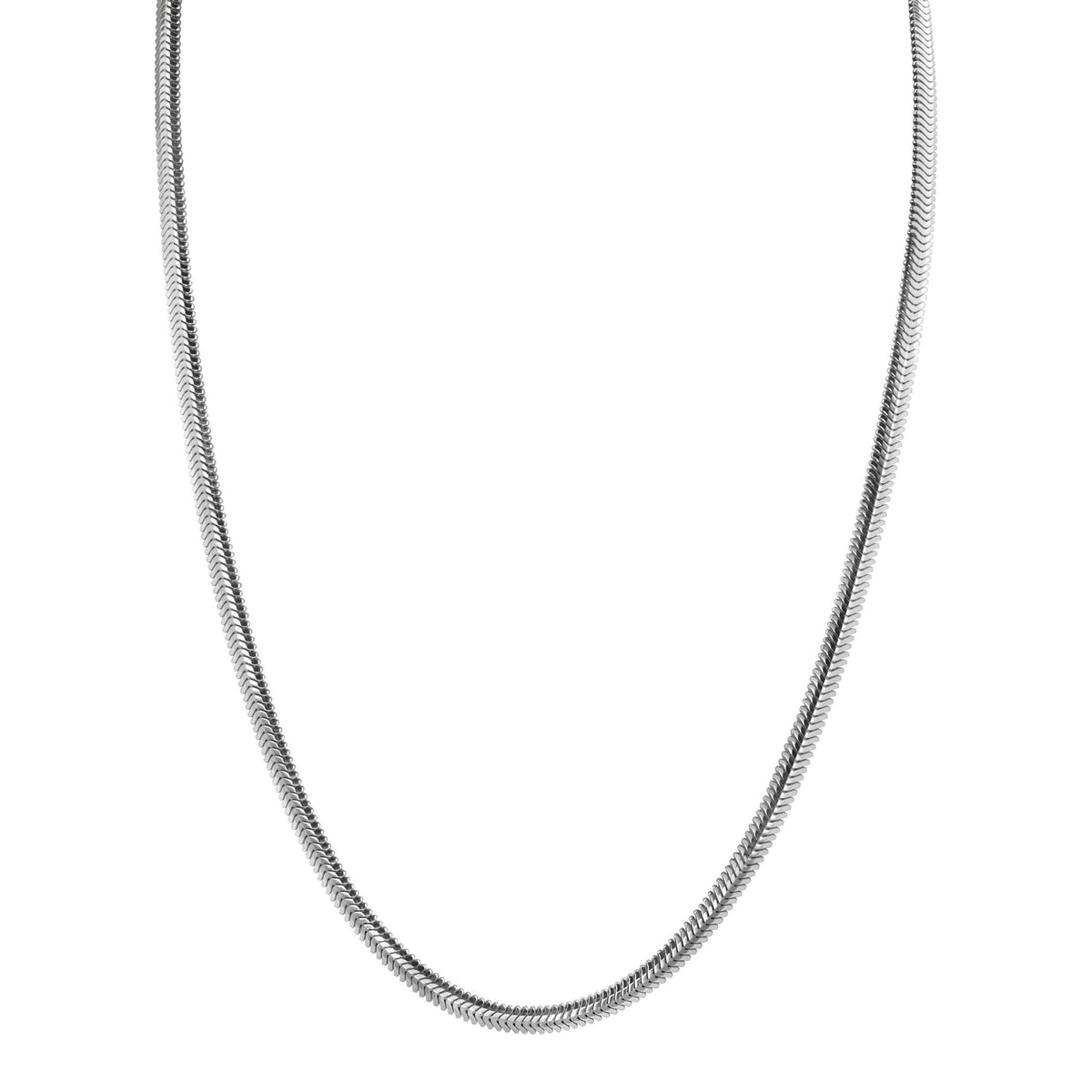 collier en argent avec maillon serpent, finition lisse et brillante
