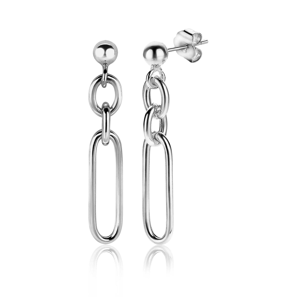 Boucles d'oreilles en argent avec des chaînes ovales et des perles.