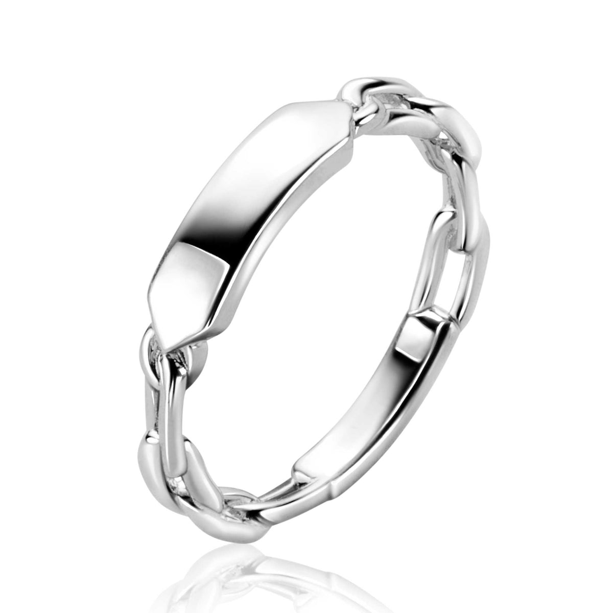 Bague en argent avec maillons ovales et une finition brillante.