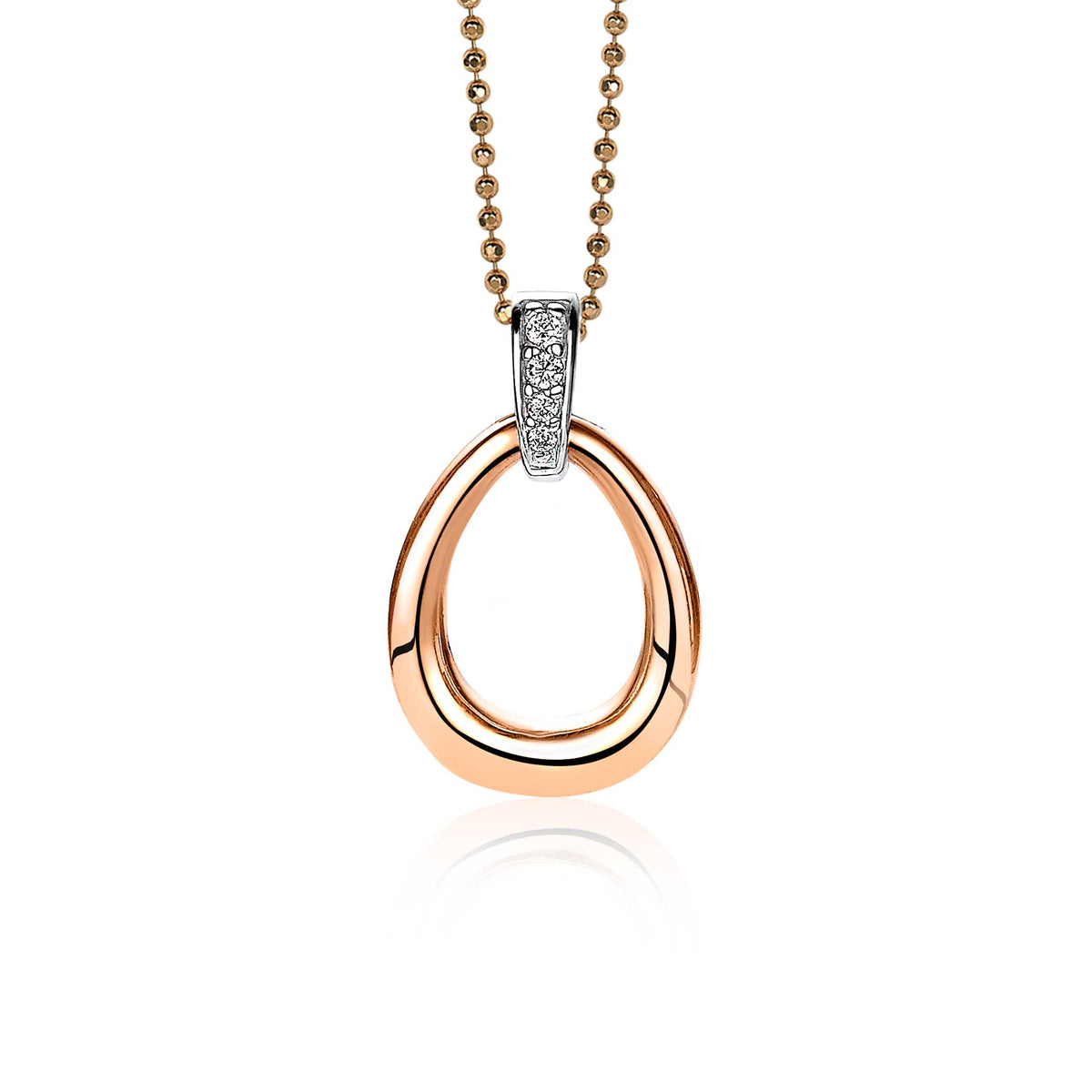 Pendentif en or rose avec un détail en argent et des zircons, suspendu à une chaîne.