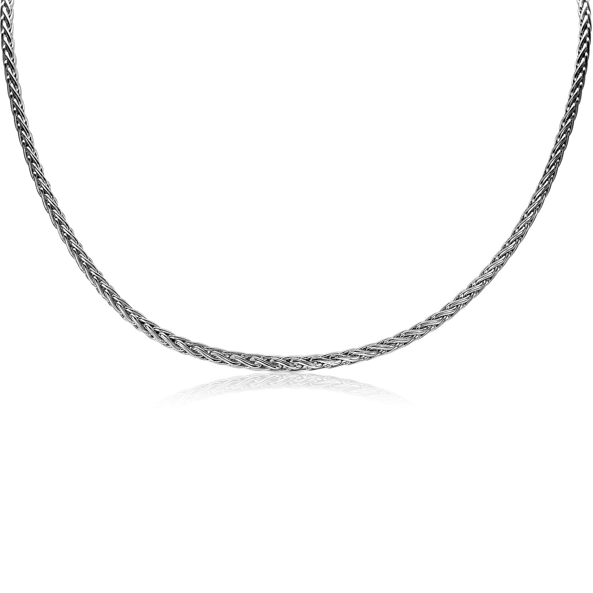 collier en argent tressé avec une finition brillante