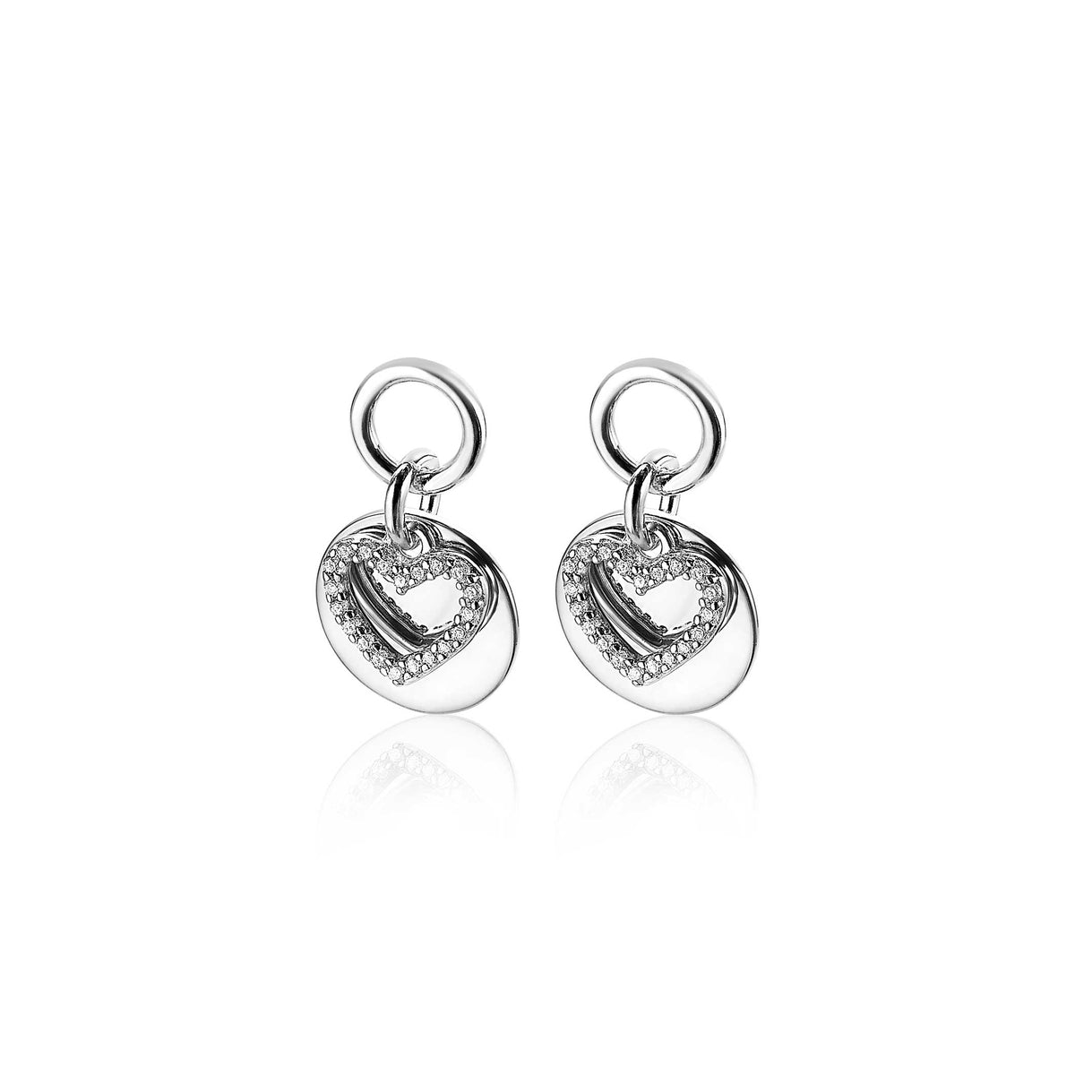 Boucles d'oreilles en argent avec pendentifs en forme de cœur ornés de zircons.
