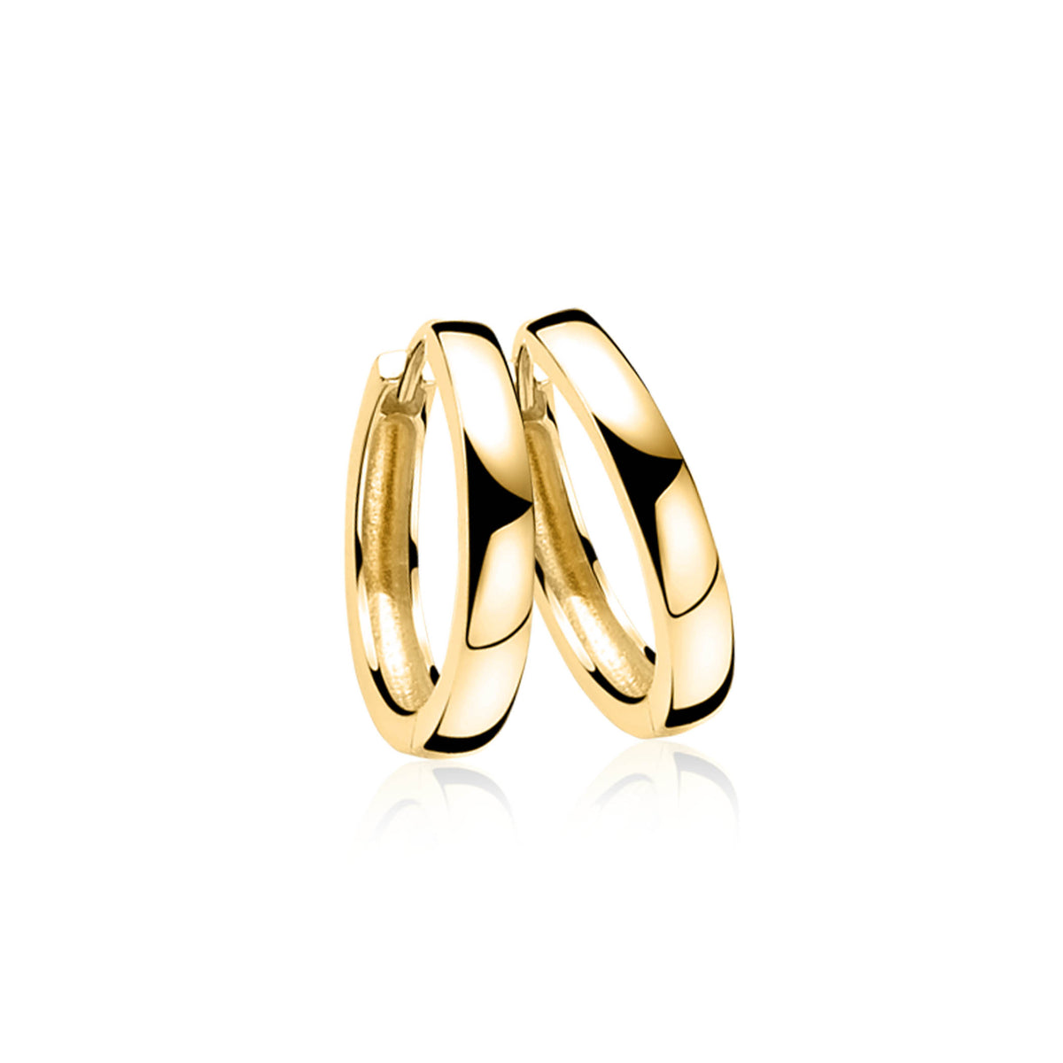 Boucles d'oreilles dorées avec un design ondulé et brillant.