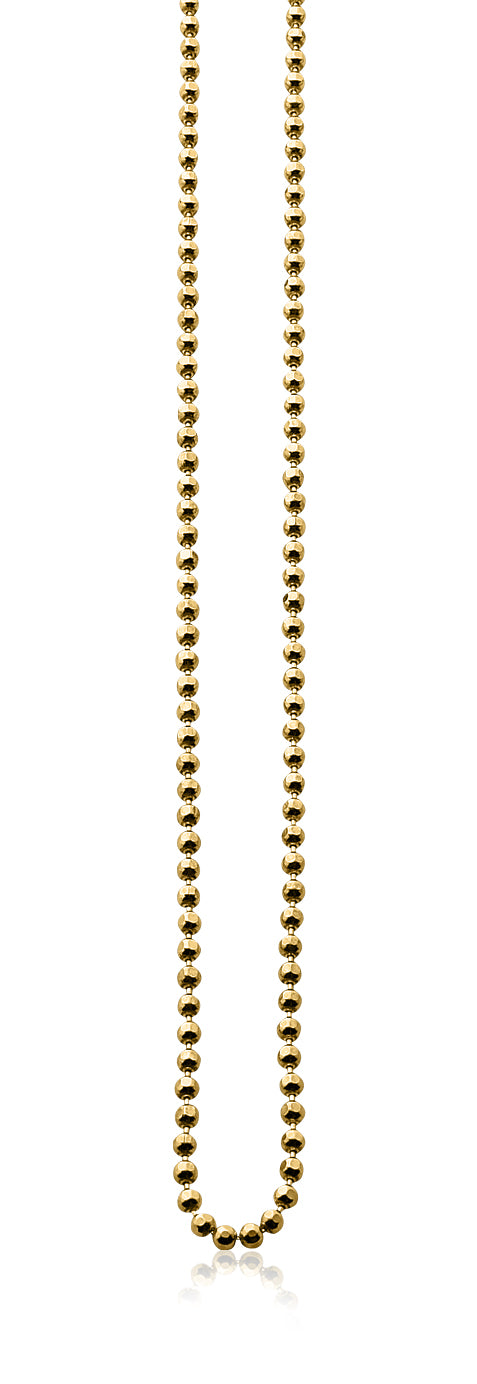 Collier doré avec des perles rondes et lisses.