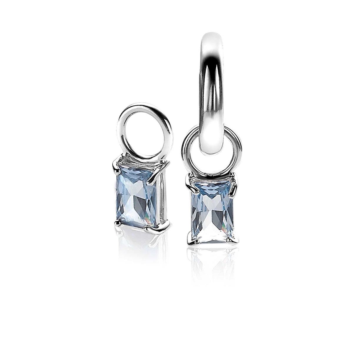 Boucles d'oreilles en argent avec pendentifs rectangulaires en cristal bleu.