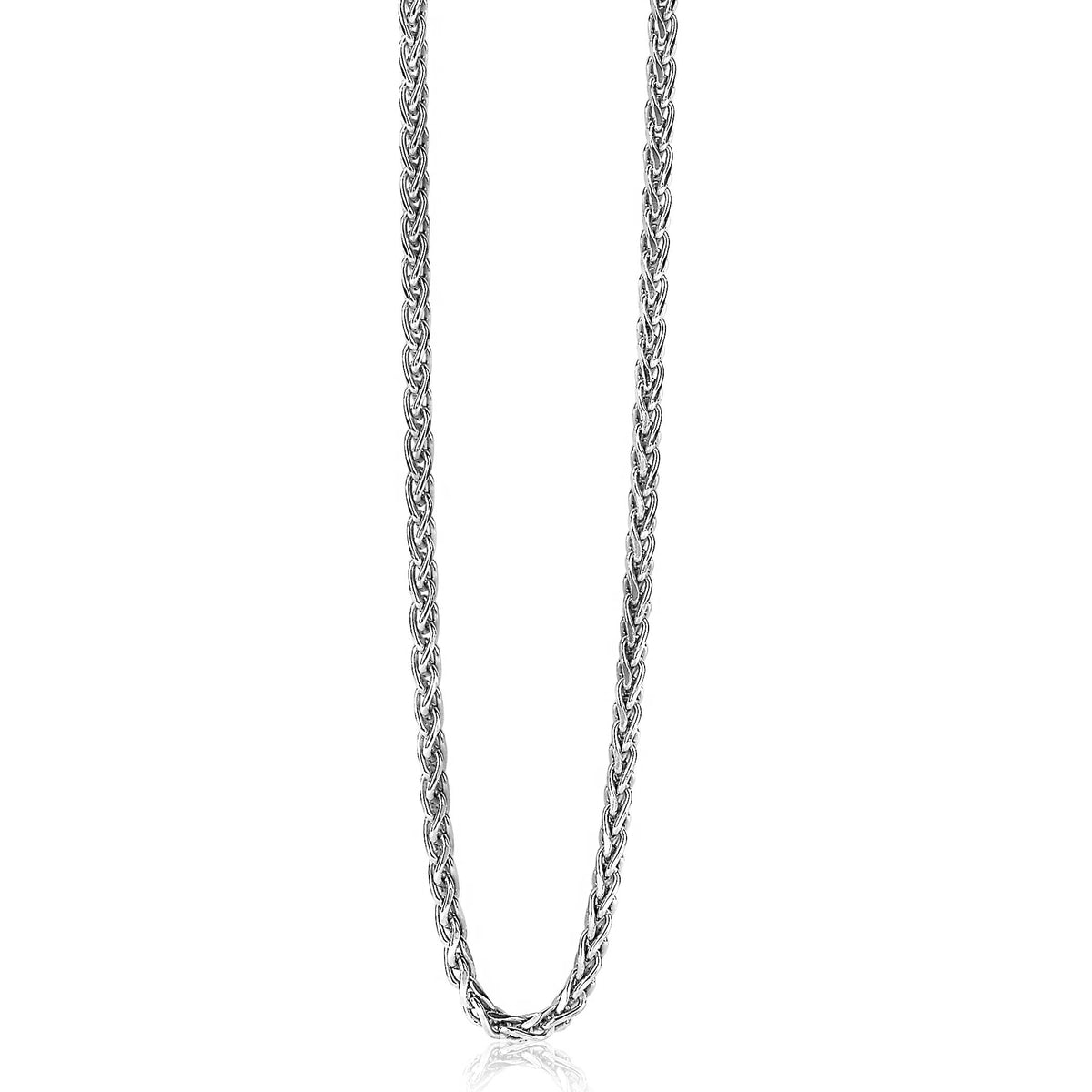 Collier en argent avec maillons tressés, finition brillante et longueur moyenne.