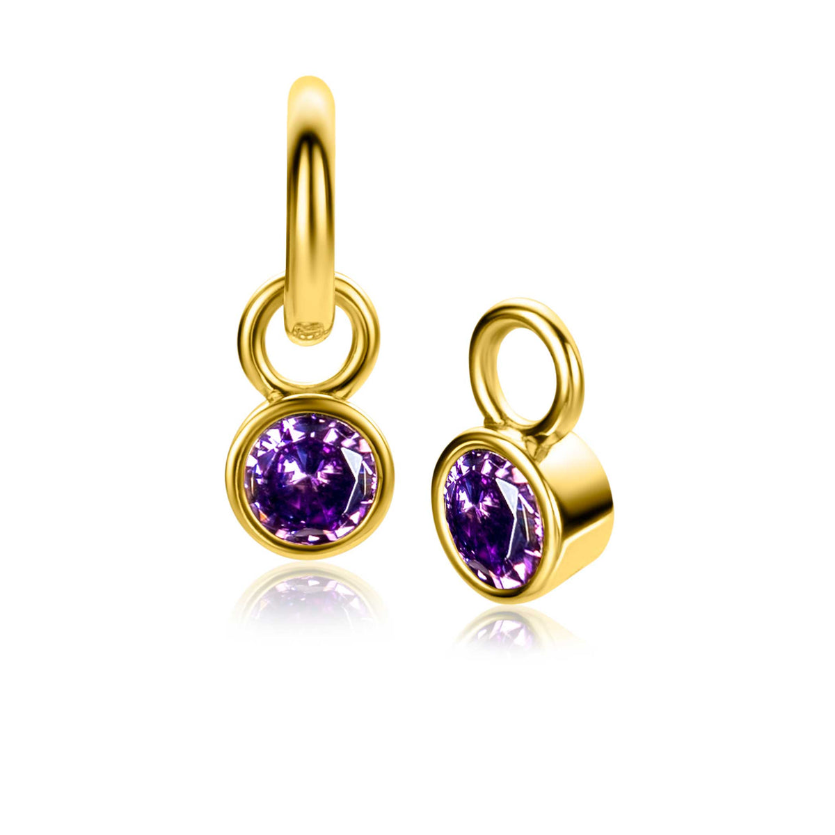 Boucles d'oreilles dorées avec un cristal violet brillant.