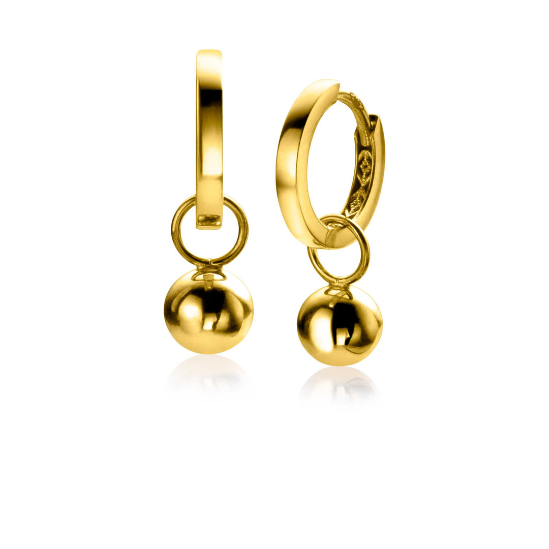 De Zinzi Oorbellen Goud Zgch392 van Zinzi zijn prachtige 14 krt gouden oorbedels met gouden ringen met kleine, bungelende bolletjes en een glanzende afwerking, elegant gepresenteerd op een effen witte achtergrond.