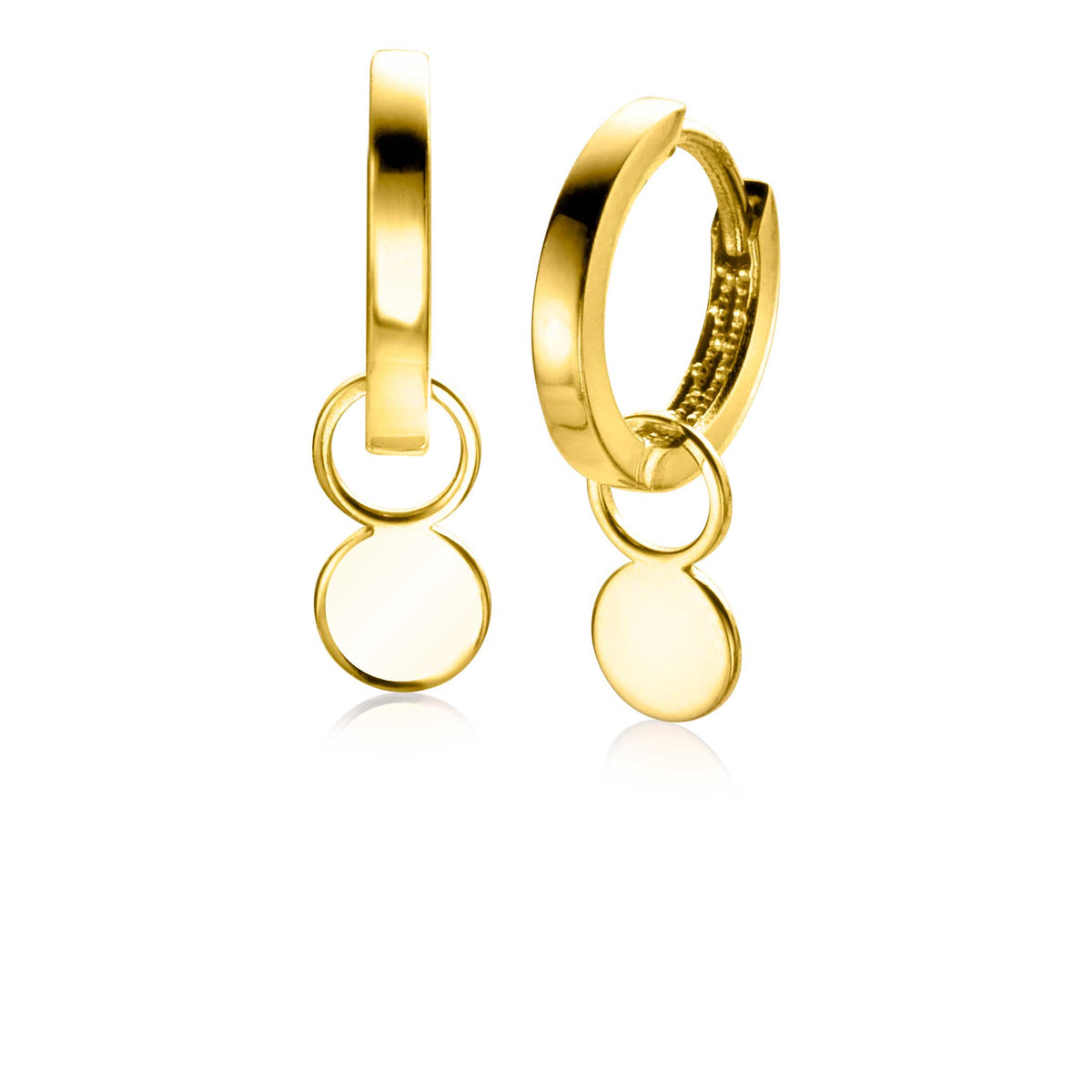 Boucles d'oreilles en or avec un design simple et un pendentif rond suspendu.
