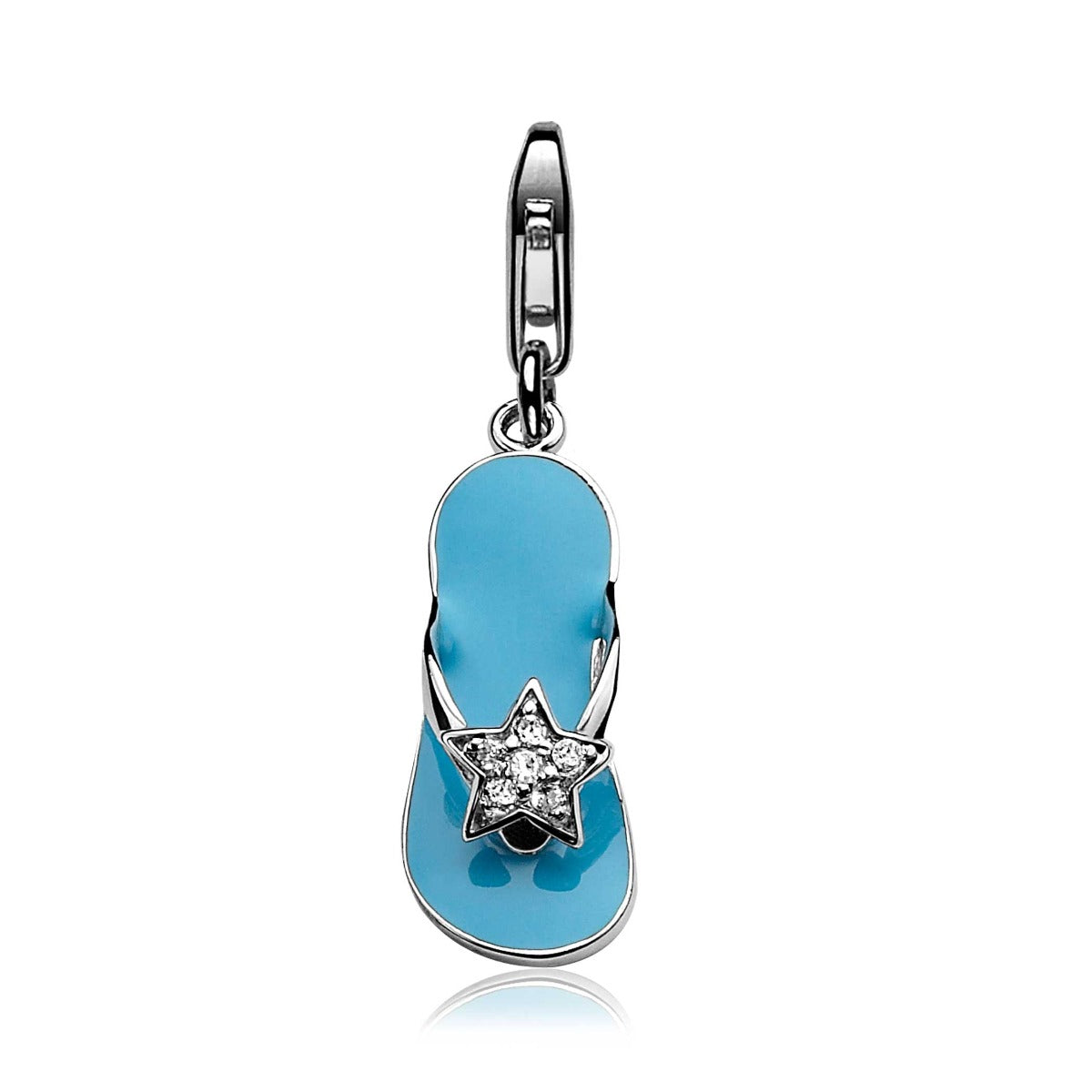 Pendentif en argent représentant une tong bleue avec une étoile et un strass.
