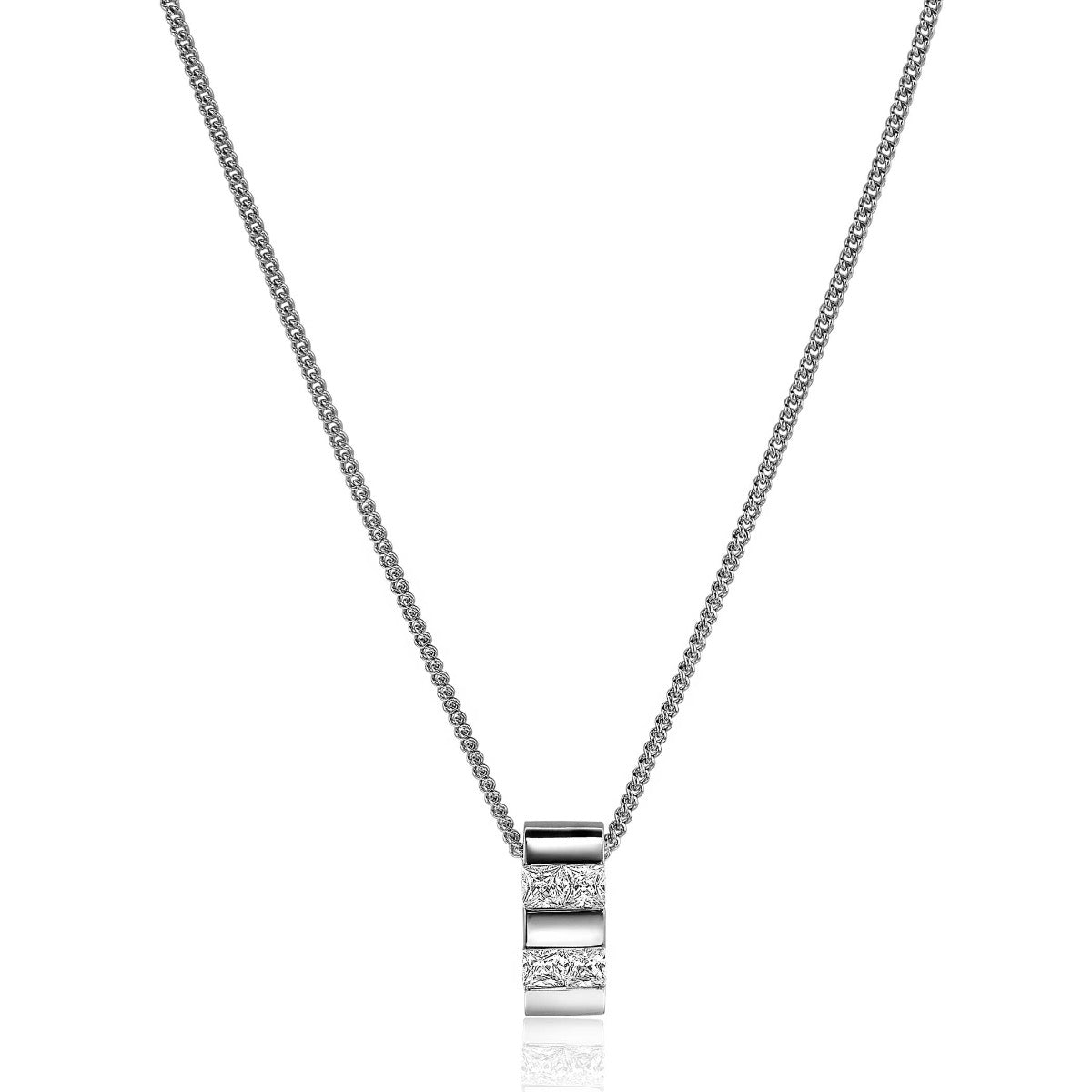 Collier en argent avec pendentif rectangulaire et détails brillants.