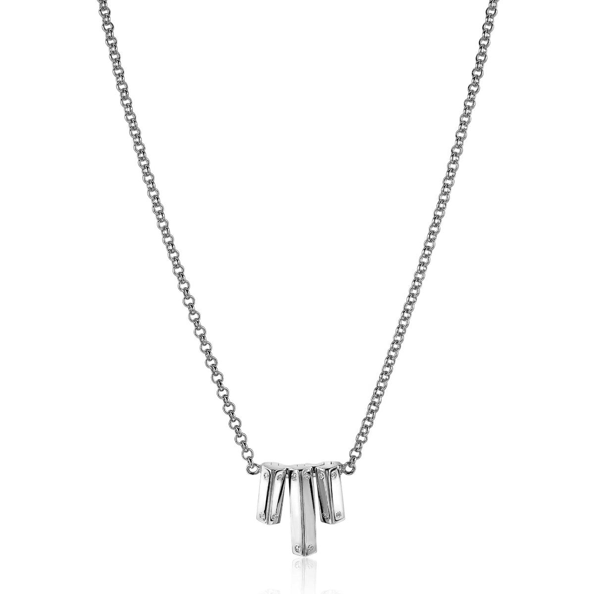 Collier en argent avec des pendentifs en forme de barres.