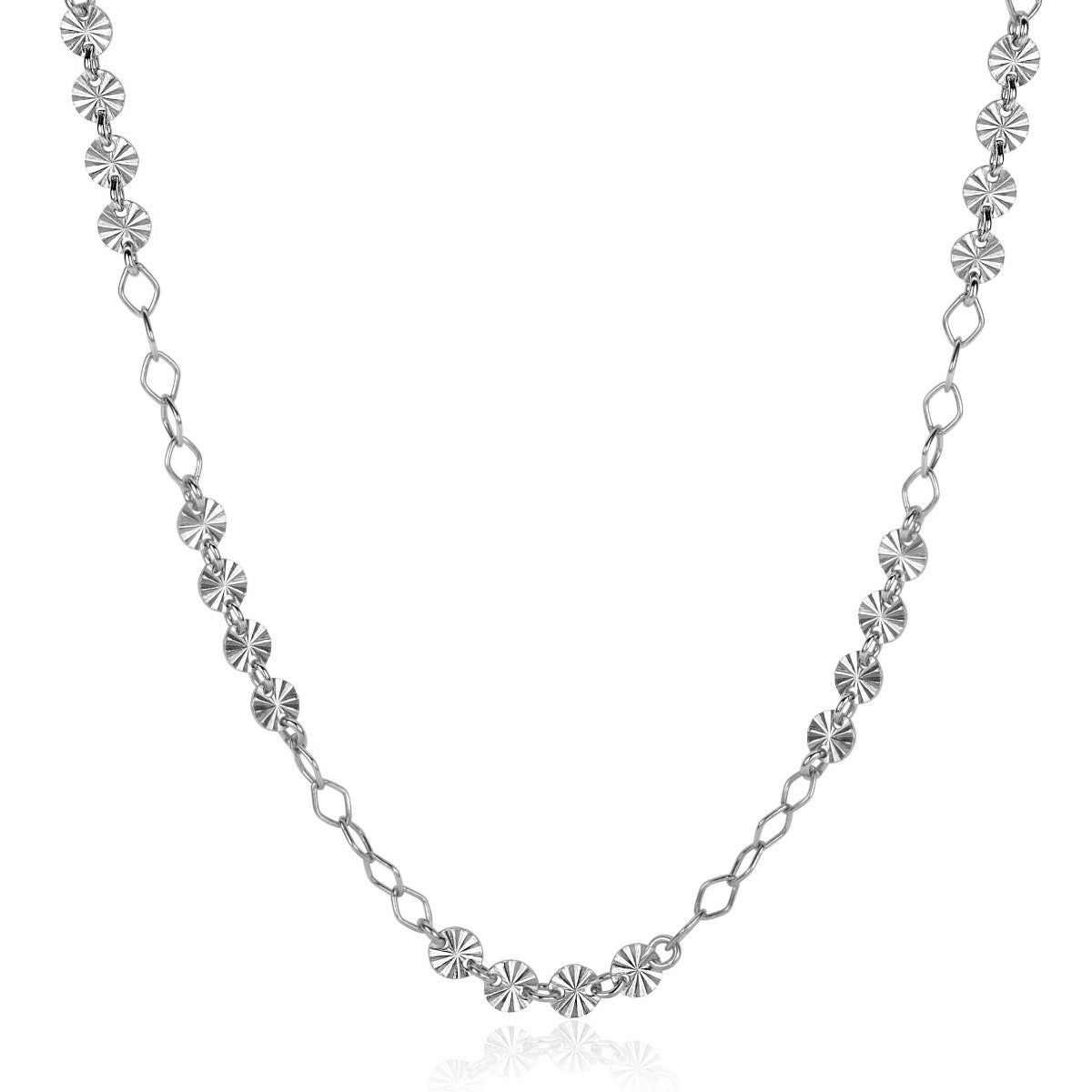 Collier en argent avec des motifs en relief alternés, maillons ovales et ronds.