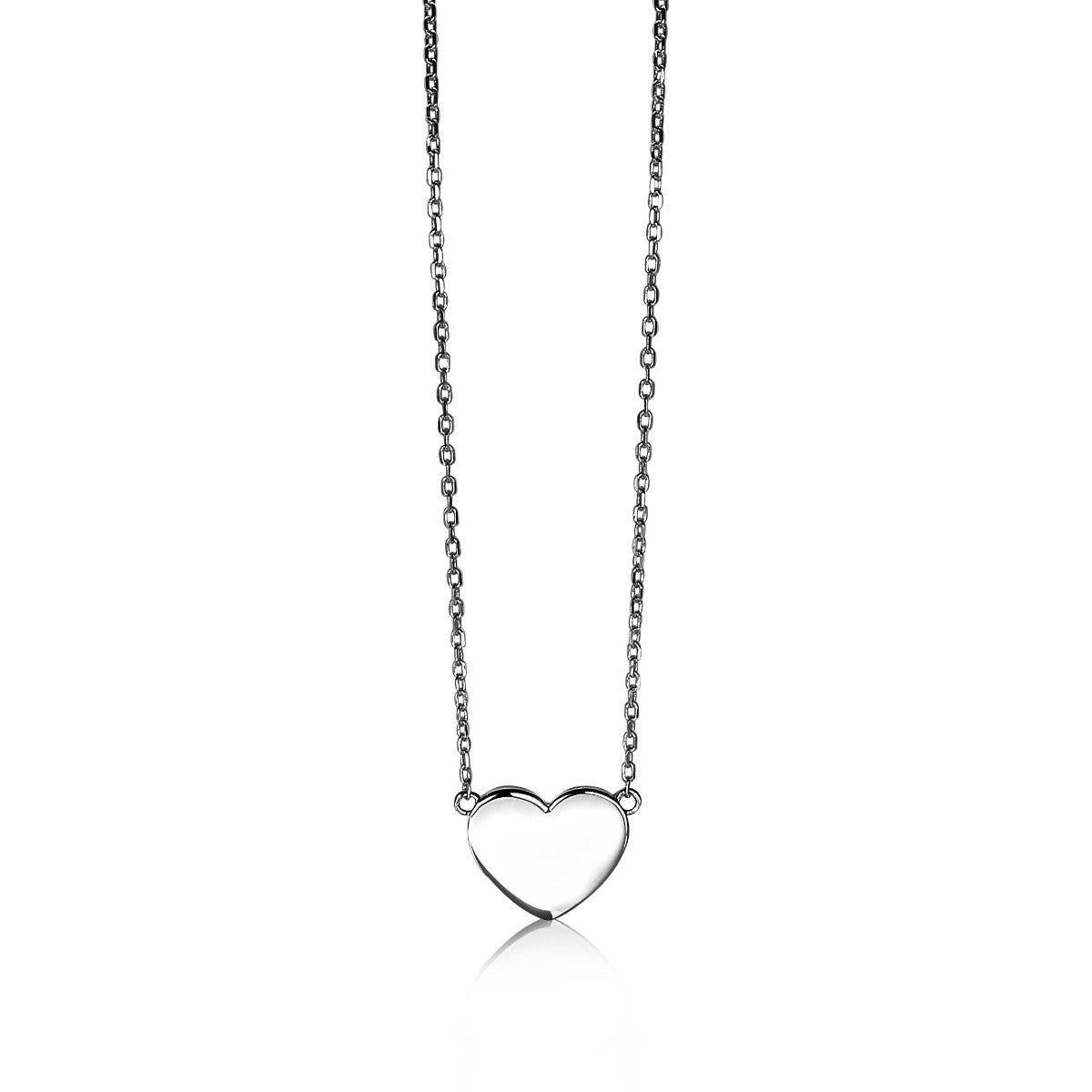 Collier en argent avec un pendentif en forme de cœur.