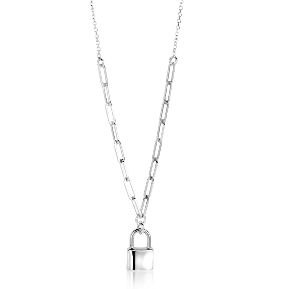 Collier en argent avec un pendentif en forme de cadenas et une chaîne à maillons.