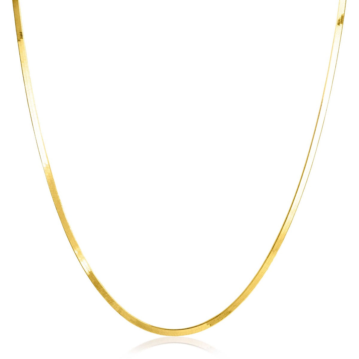 Collier plaqué or avec une finition lisse et brillante, de forme incurvée.