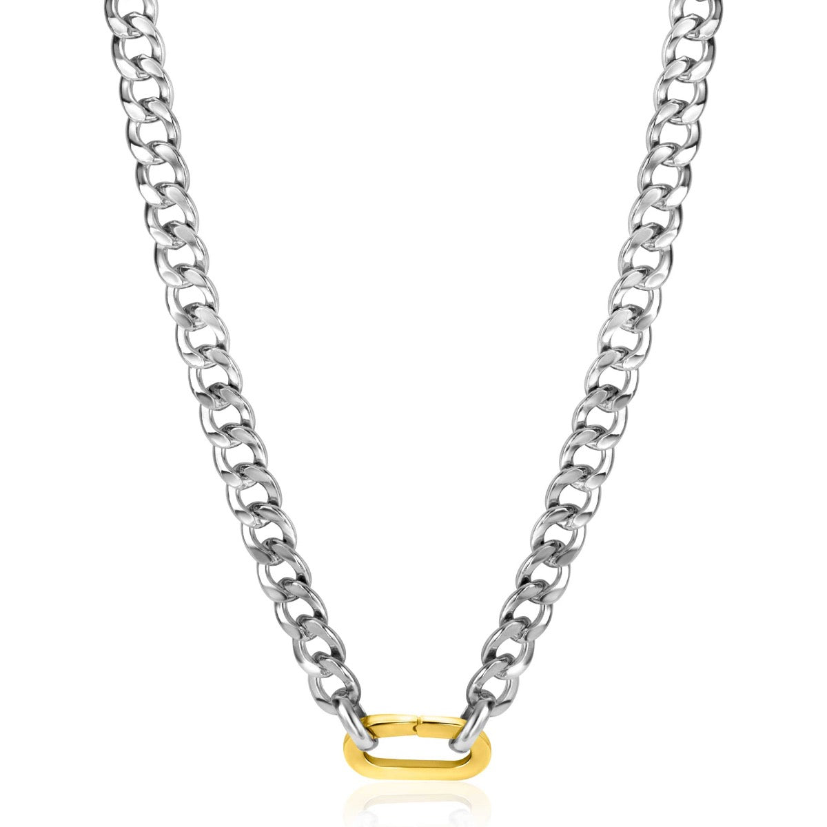 Collier en argent avec maillons larges et un détail doré en forme d'anneau.