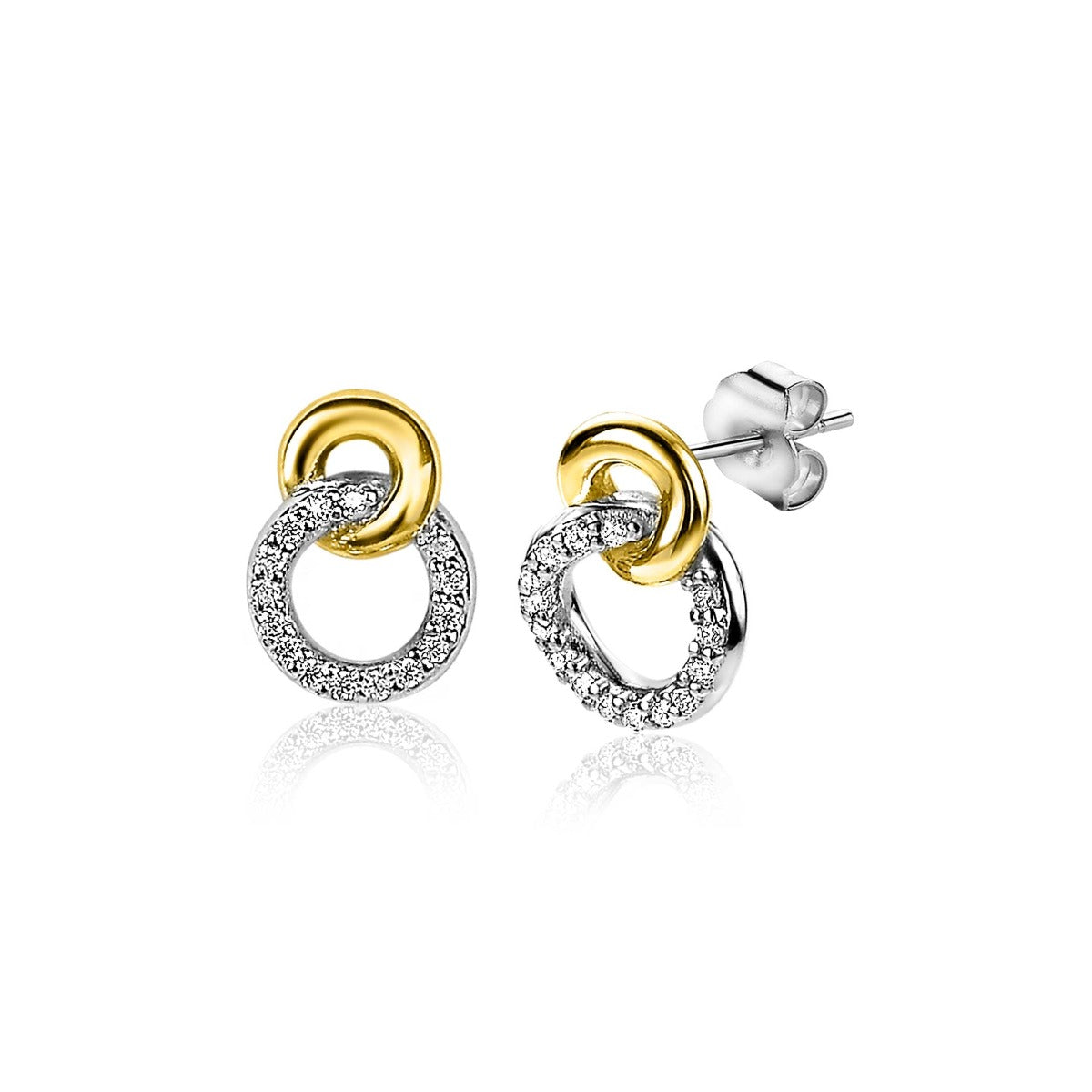 Boucles d'oreilles en plaqué or avec des anneaux entrelacés, l'un doré et l'autre argenté, ornées de petites pierres.