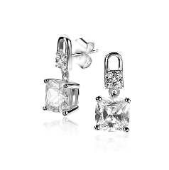 Boucles d'oreilles en argent avec des pierres carrées et des détails brillants.