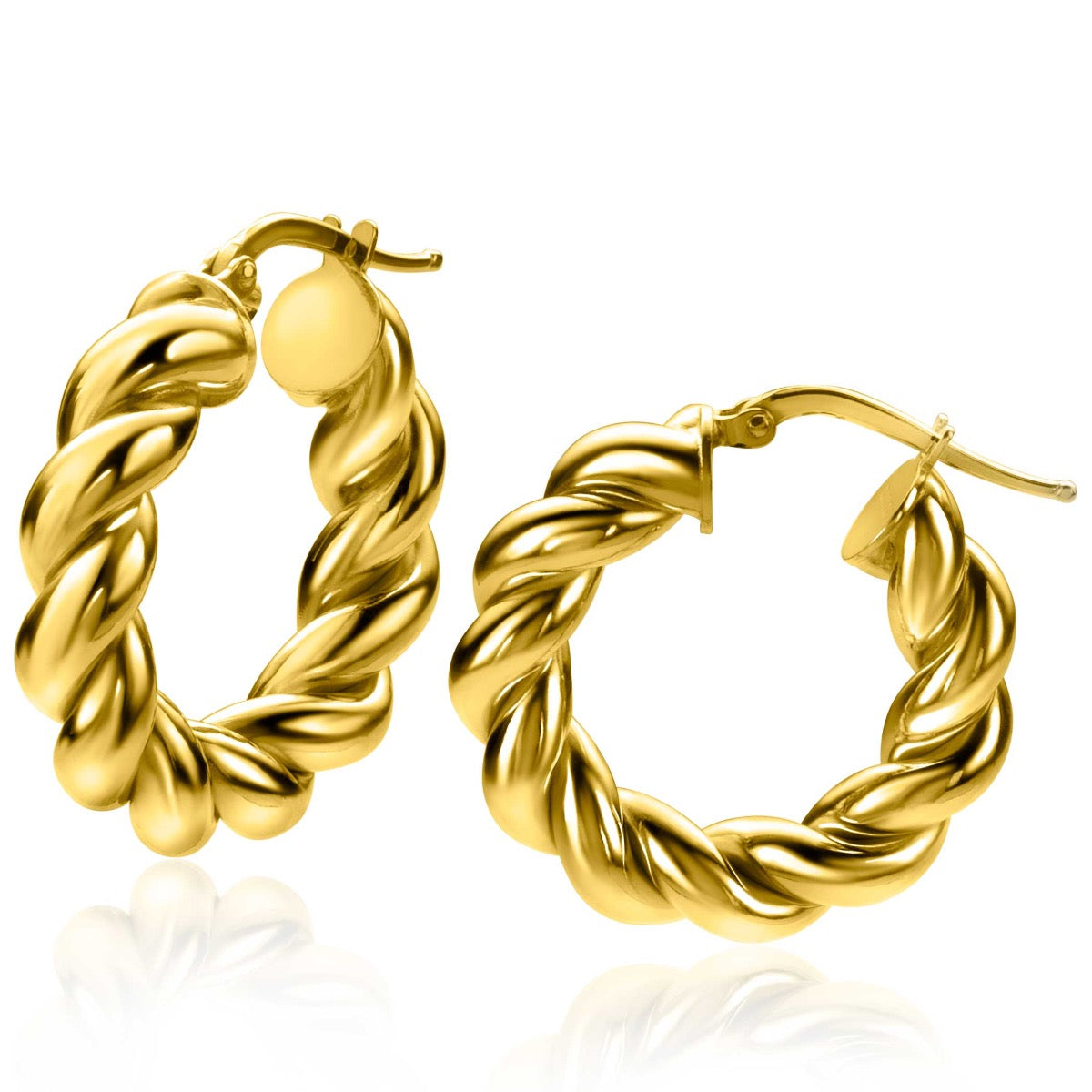 Boucles d'oreilles dorées en forme de torsade, avec un fermoir en crochet.