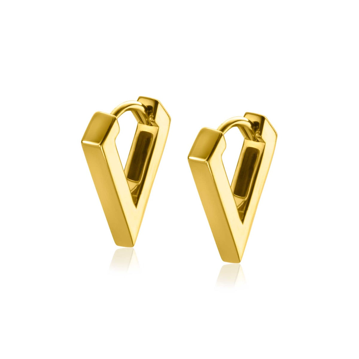 Boucles d'oreilles dorées en forme de V avec une finition lisse.
