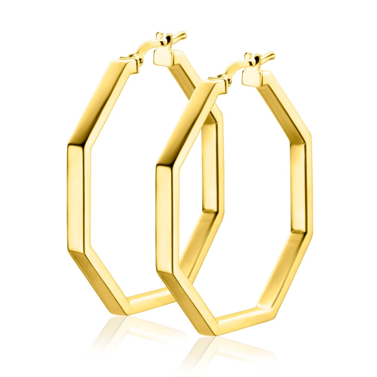 Boucles d'oreilles dorées en forme d'hexagone avec une finition lisse.