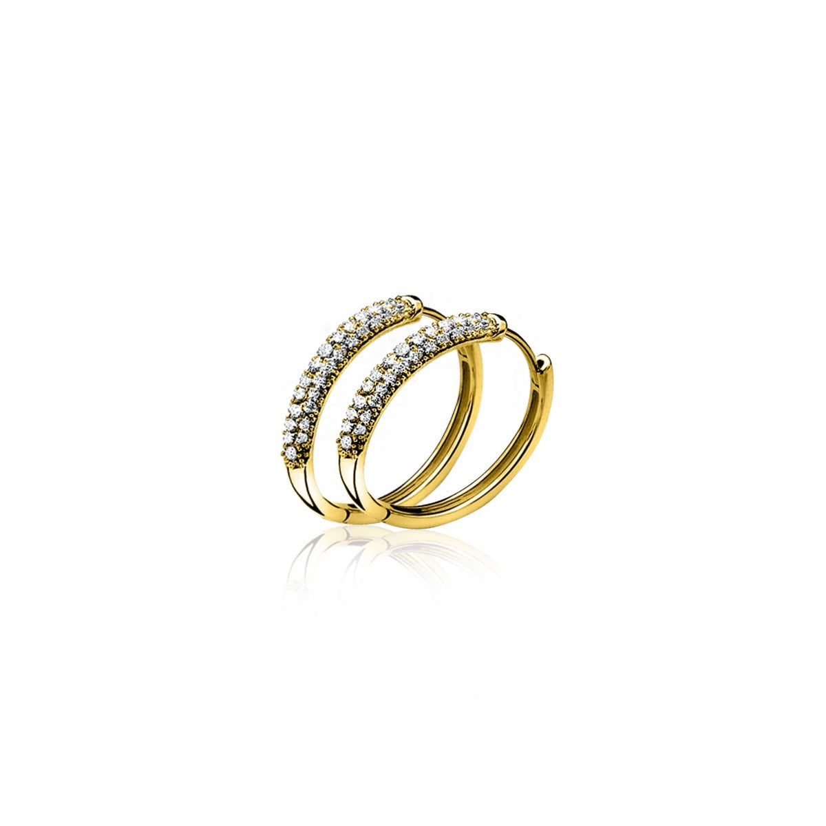 Boucles d'oreilles dorées avec deux rangées de pierres brillantes.