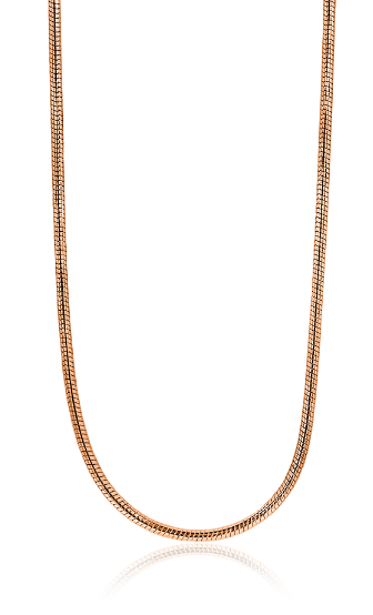 Collier doré en maillons fins avec une finition lisse et brillante.